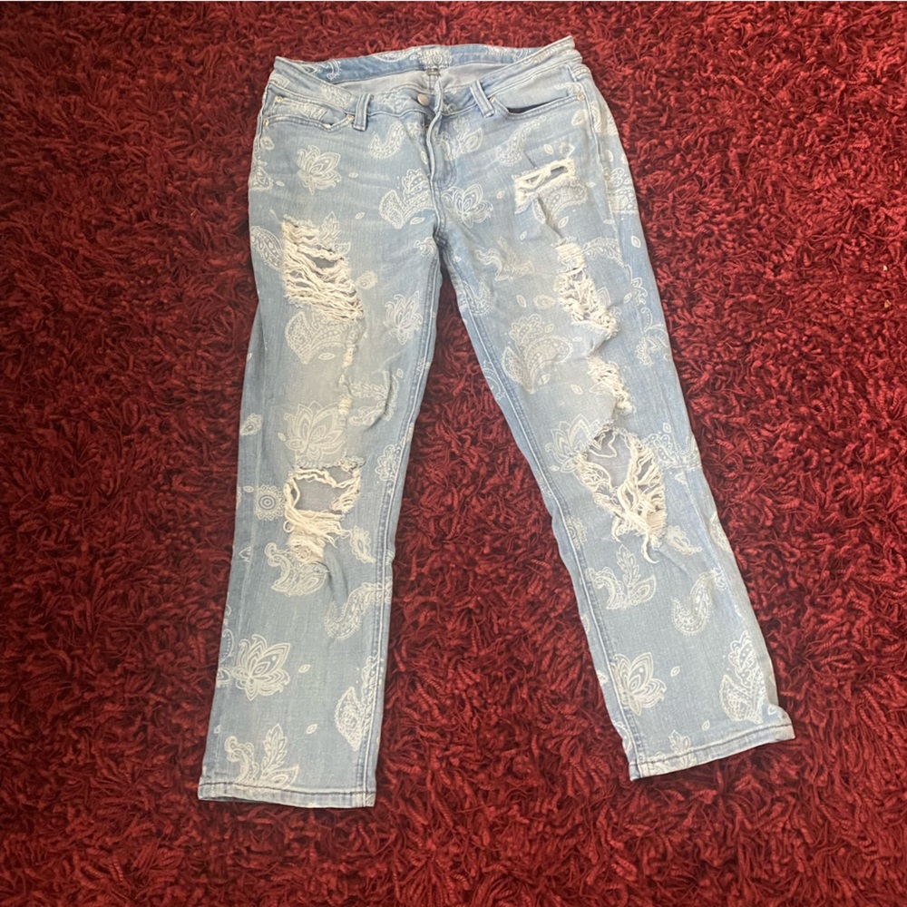 SONO curvy cropped boyfriend jeans with paisley designs SIZE 8: